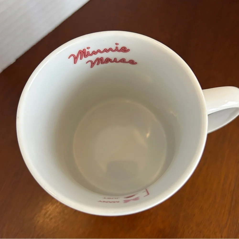DISNEY MINNIE MOUSE Coffee/Tea Mug with Lid Hearts Colourful - Picture 7 of 9